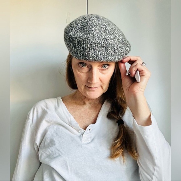 Womens Knit Beret Handknit Grey Beret Style Hat Crochet - Picture 2 of 5